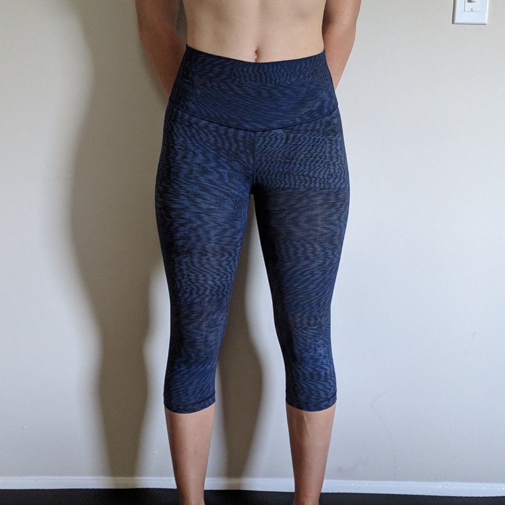 Lululemon 🍋 Blue Pattern Leggings - Picture 4 of 5